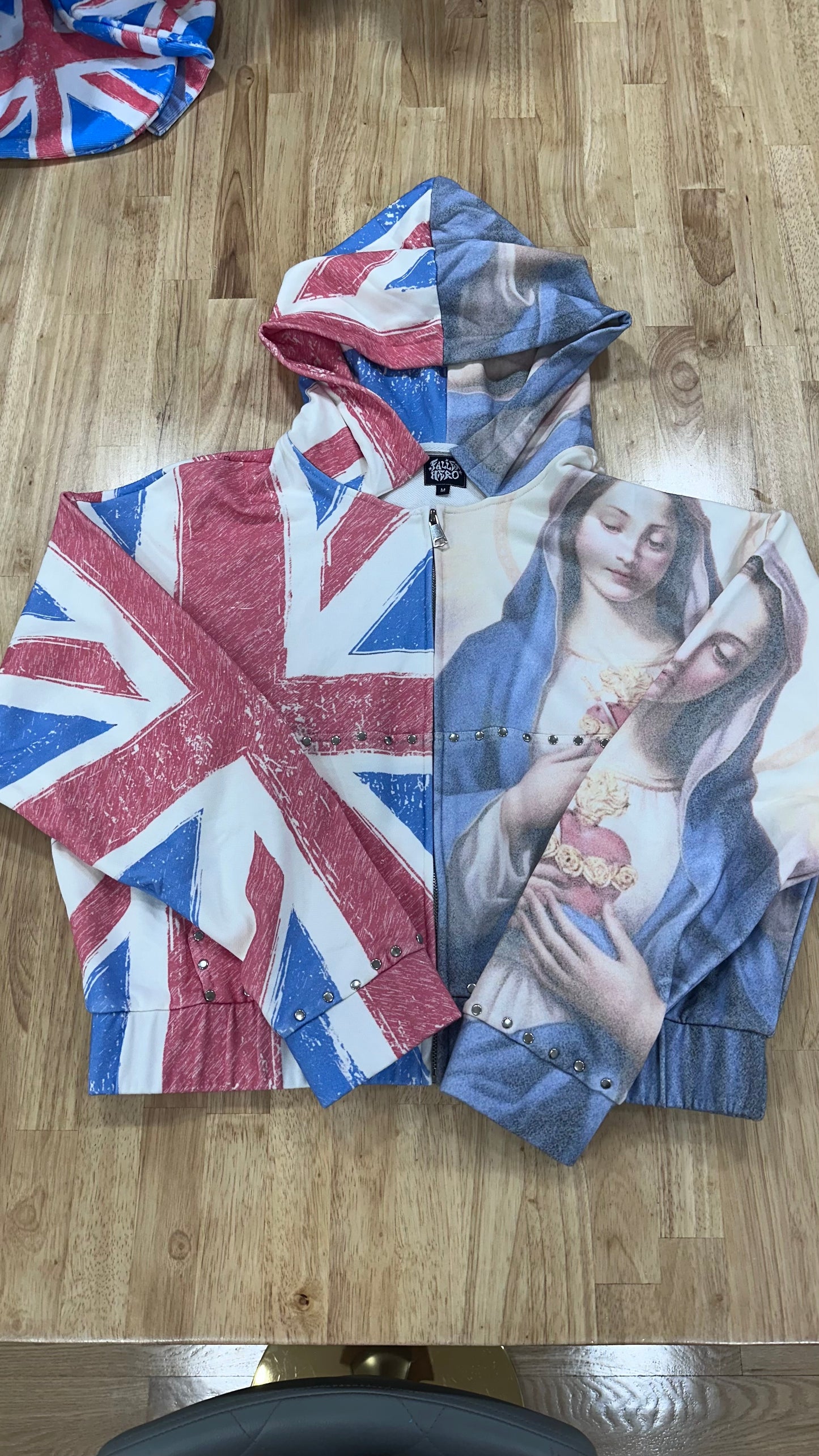 “ UK SAINT MARY “ ZIP CROPPED HOODIE